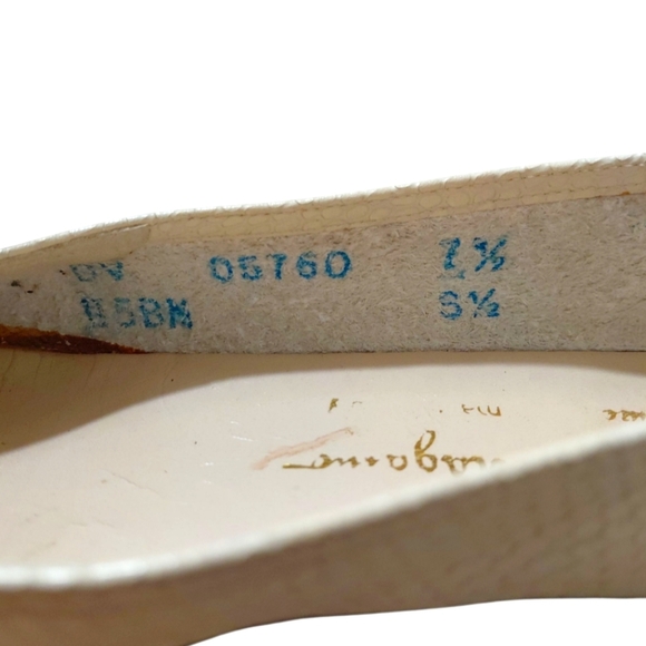 Salvatore Ferragamo Women's Wedge Flats Cream Snake Embossed Flat Shoe 8.5 - Picture 8 of 11